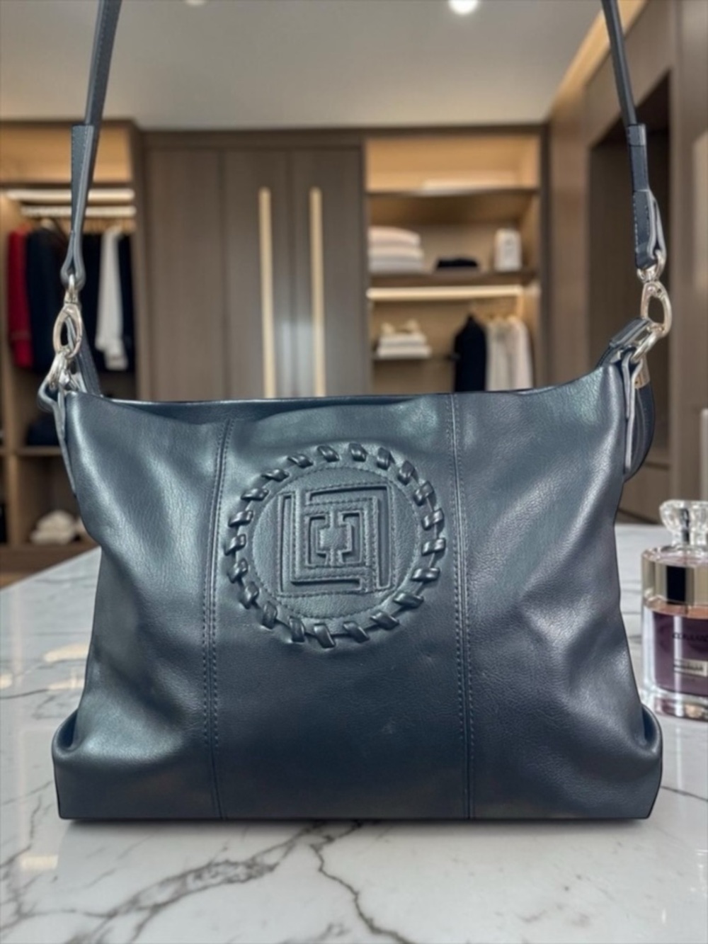 🔺️SOLD🔺️Liz Claiborne Black Crossbody Bag with Smooth Finish Vintage​​​